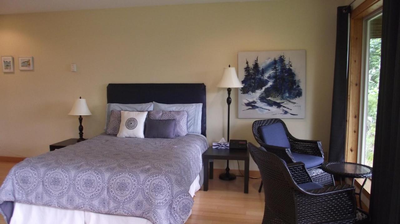 Halfmoon Bay Secret Cove Cottage Suites מראה חיצוני תמונה