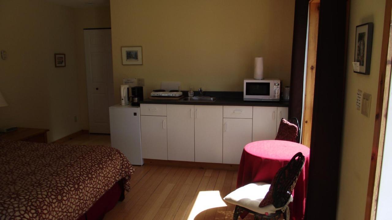 Halfmoon Bay Secret Cove Cottage Suites מראה חיצוני תמונה